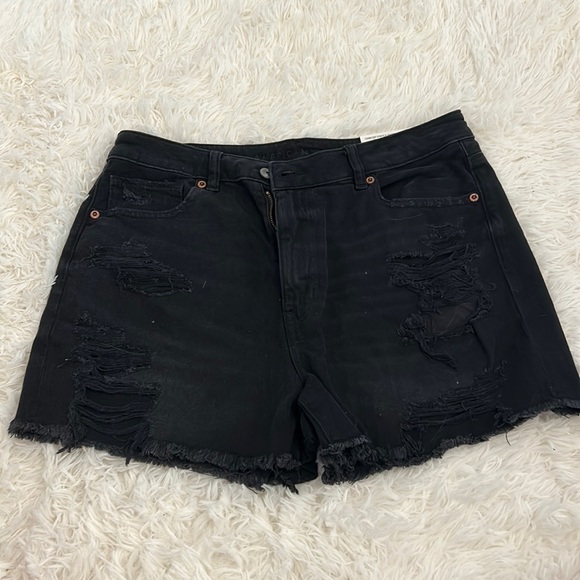 American Eagle Outfitters Pants - NWT American Eagle Comfort Stretch Mom Shorts